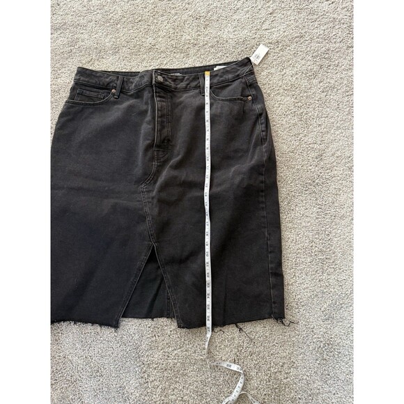 Old Navy Denim Skirt Size 22 Black Gray Denim Front Slit Women’s Size 22 NWT - Picture 2 of 8